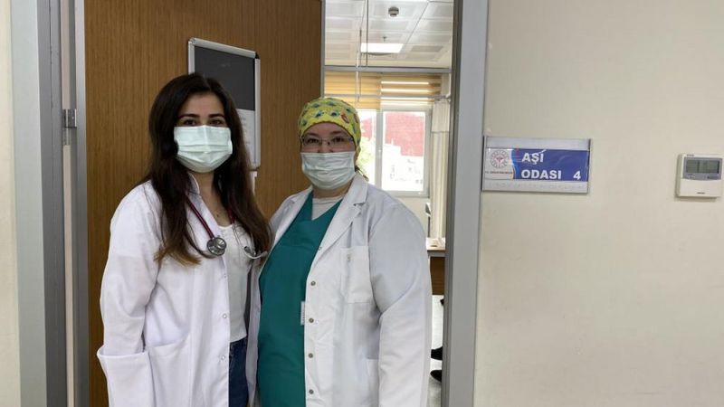 40 milyonuncu aşıyı yapan hemşire: Bana denk gelmesi gurur vericiydi