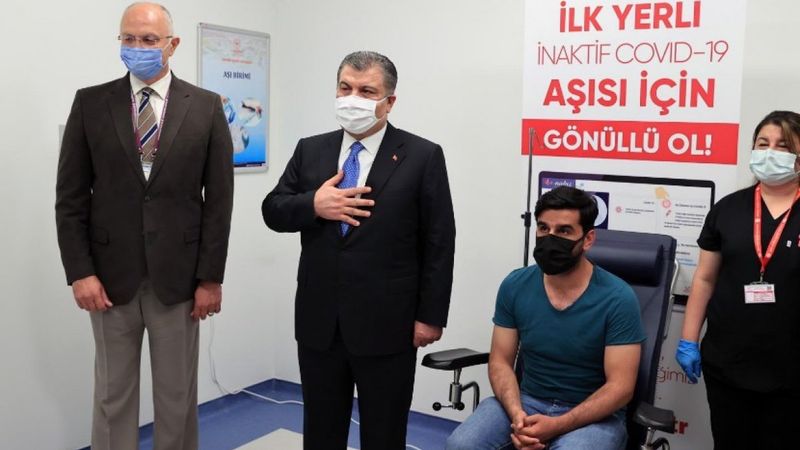 Fahrettin Koca duyurdu: Turkovac'ın ilk dozu yapıldı