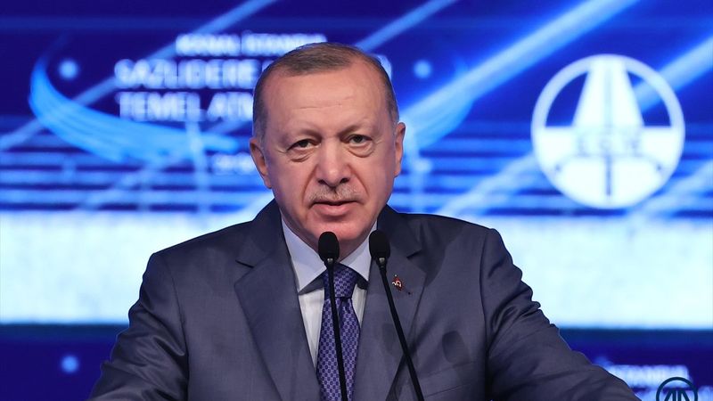 Cumhurbaşkanı Erdoğan: İtiraz edenleri dinleseydik, bu projeleri yapamazdık