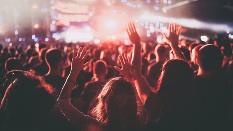 Festival ve konser yasağı kalktı mı? 6 metrekare kuralı dikkat çekti..