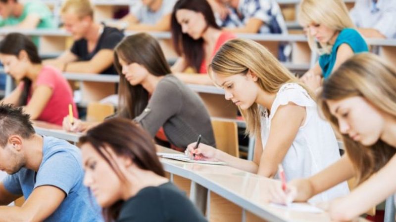 İletişim Bilimleri Bölümü nedir? İş imkanlarına dair bilgiler..