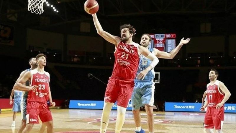 12 Dev Adam, Uruguay'ı yendi