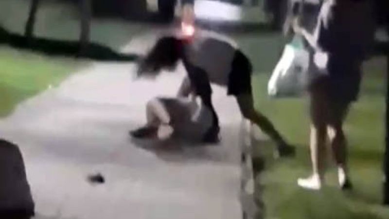 Küçükçekmece'de genç kızların kavgası