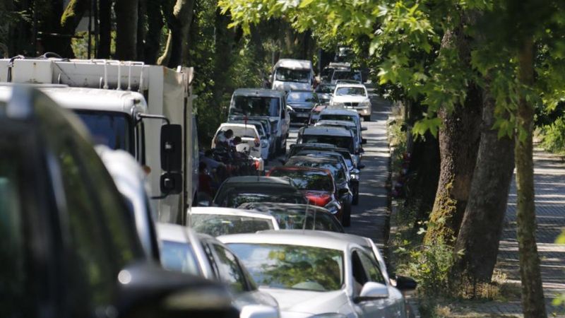 Belgrad Ormanı girişinde kilometrelerce araç kuyruğu