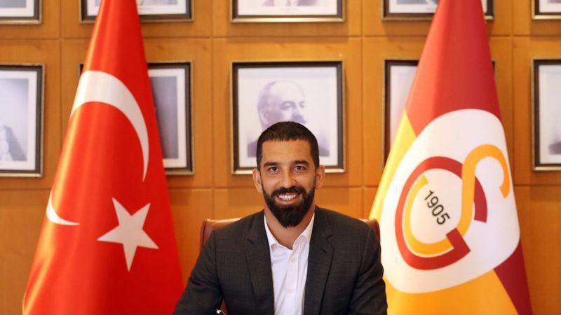 Galatasaray, Arda Turan'ın sözleşmesini uzattı