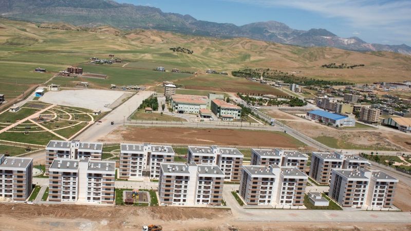 Terör mağdurlarına teslim edilen TOKİ konutları