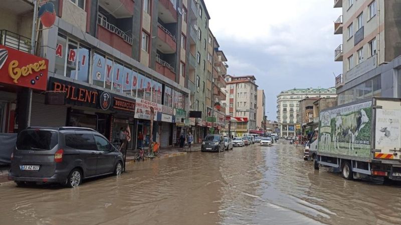 Iğdır'da sağanak yağış etkili oldu