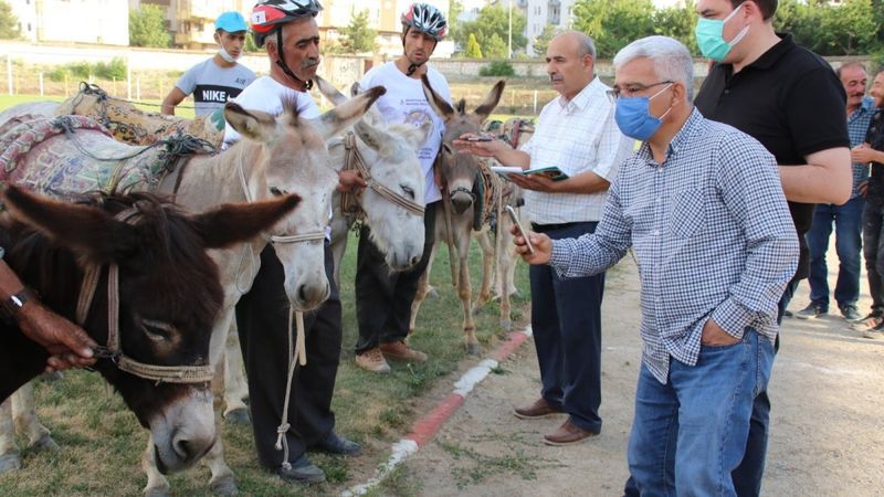 Akşehir'de en hızlı ve en güzel gözlü eşek yarışları yapıldı