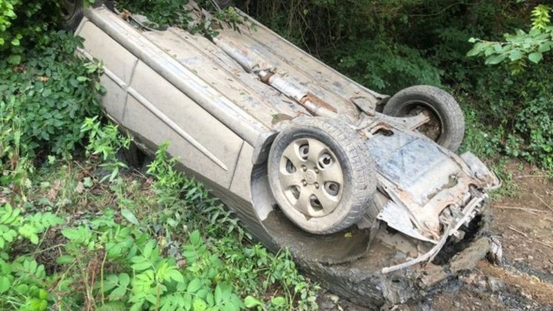 Belgrad Ormanı'nda suyu tahliye edilen göletten çalıntı araç çıktı