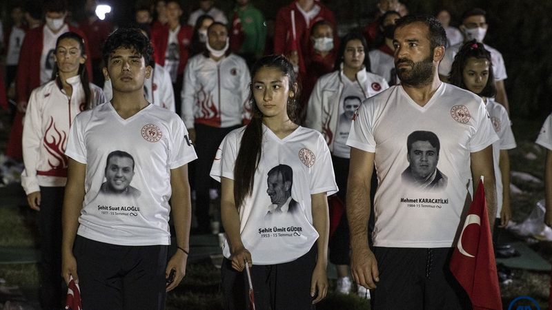 TBMM'de milli sporcuların demokrasi nöbeti