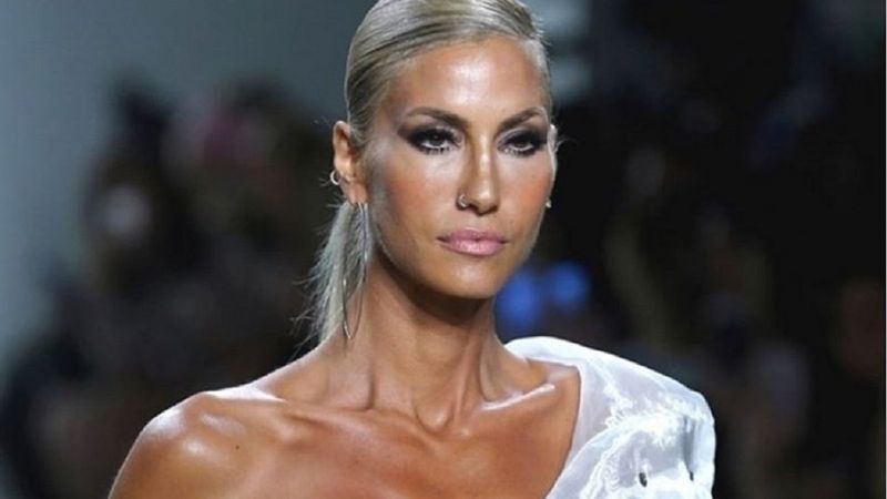 Çağla Şıkel'e nazar değdi! Spor yaparken amuda kalktı, talihsiz bir kaza geçirdi...