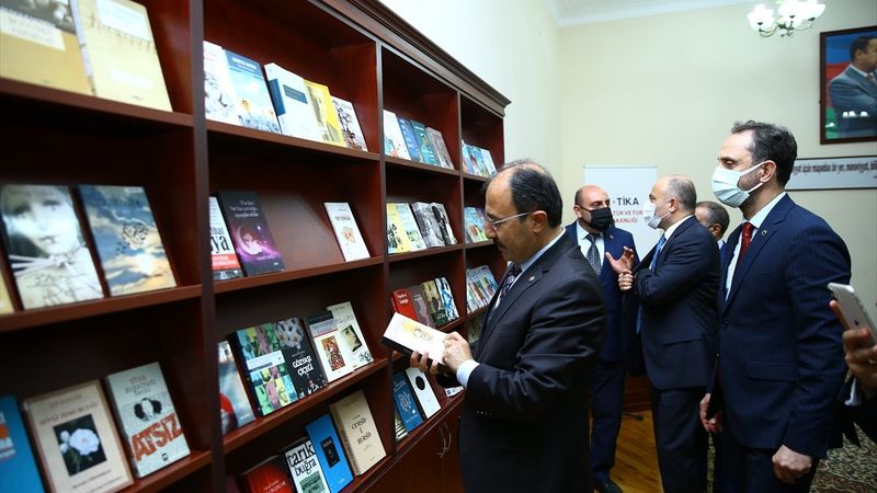Türkiye'den Karabağ'daki kütüphanelere 10 bin kitap bağışı