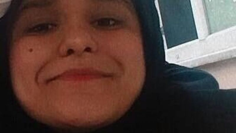 Esenyurt’ta çöp atmaya çıkan genç kıza otomobil çarptı