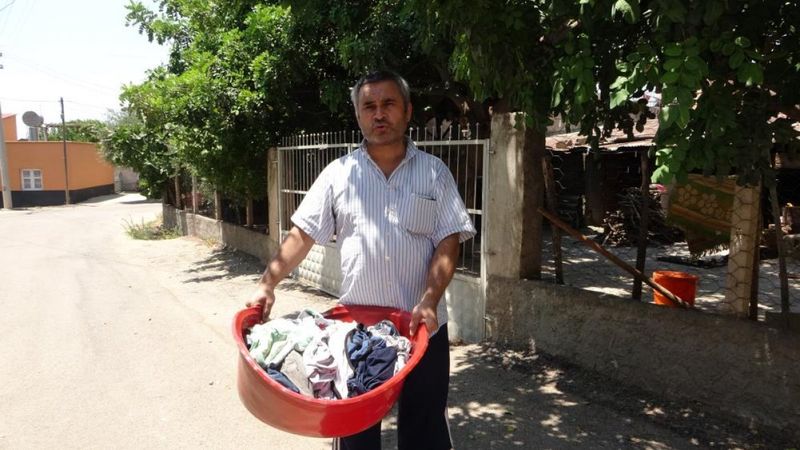 Adana'da 15 gündür suları kesik olan mahalleli sokağa döküldü