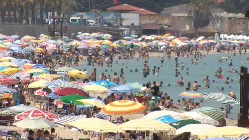 Çeşme'de bayram yoğunluğu