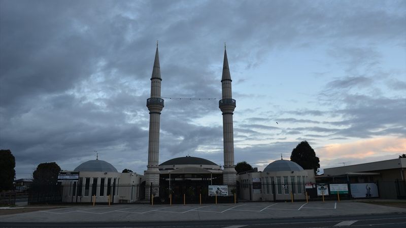 Avustralya'nın bazı illerinde tedbirlerden dolayı bayram namazı kılınamadı