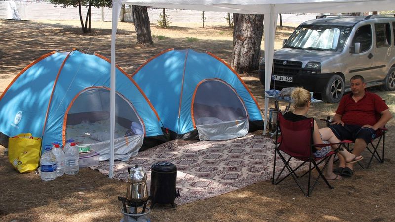 Doğayla iç içe tatil yapmak isteyenler kamp alanlarını doldurdu