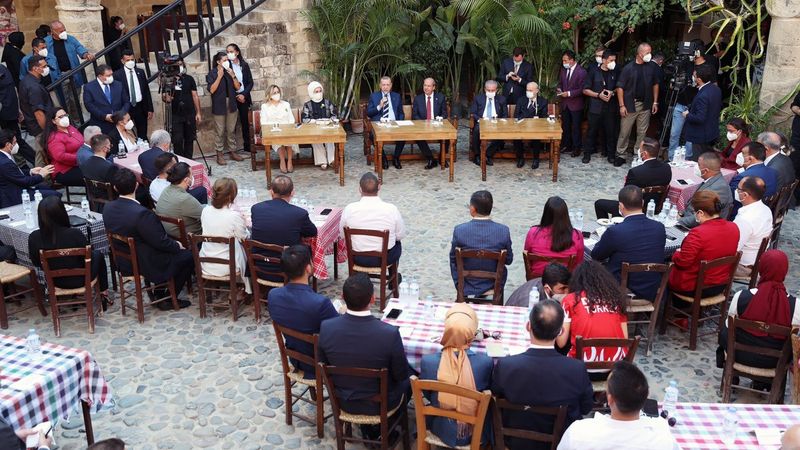 Cumhurbaşkanı Erdoğan KKTC'de gençlerle buluştu