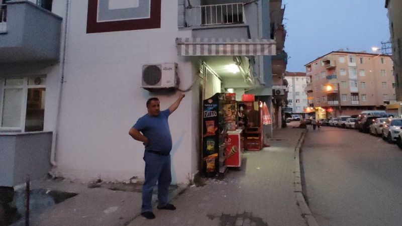 Kocaeli'de balkondan düşen çocuğu marketin tentesi kurtardı