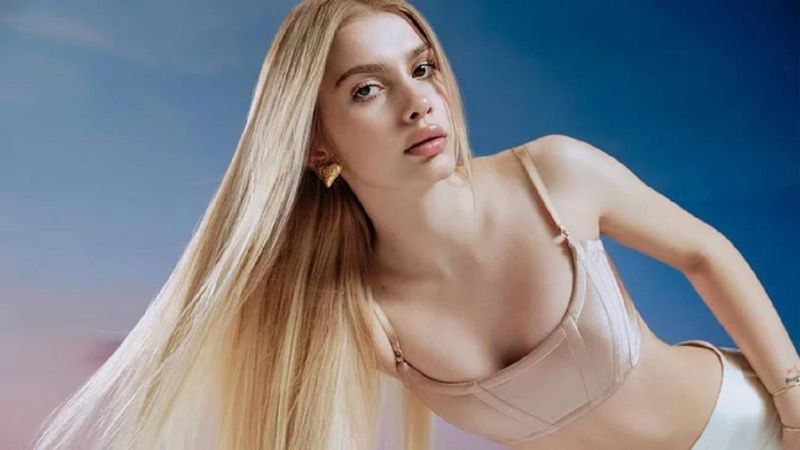 Davetiyesini bile paylaştı! Aleyna Tilki müjdesini 'evleniyorum' diyerek duyurdu.. Sosyal medya sallandı