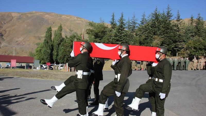 Irak'ta şehit olan Halil Çelebi için Hakkari'de tören düzenlendi