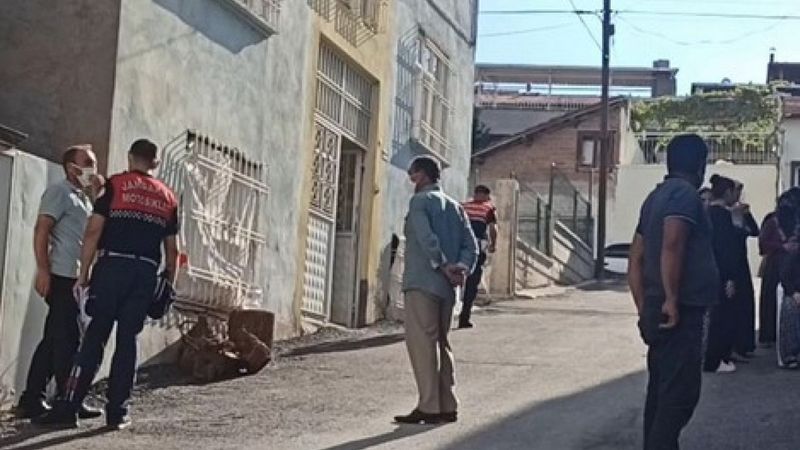 Malatya'da telefonu açmayan eşini öldürdü
