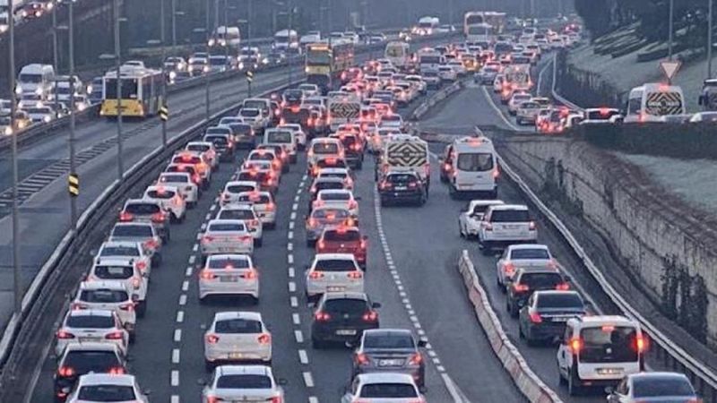 Trafiğe ilk 6 ayda 607 bin aracın kaydı yapıldı