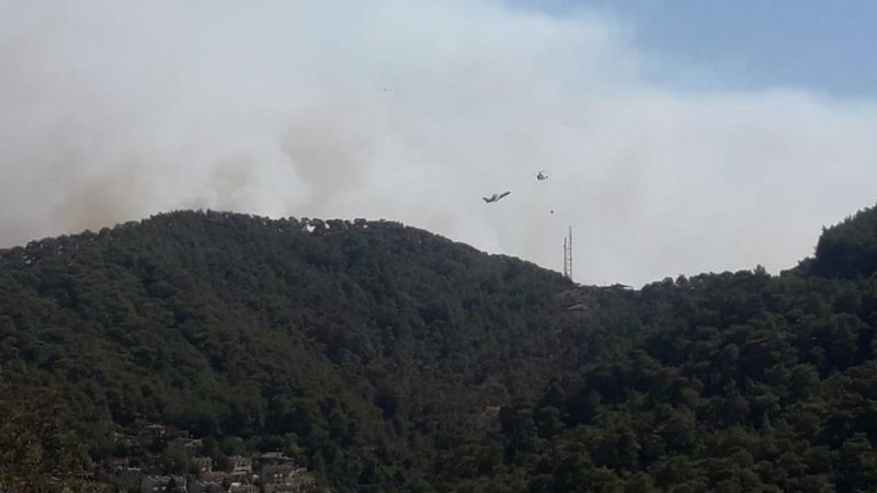 Yangın nedeniyle Marmaris - Datça yolu ulaşıma kapandı