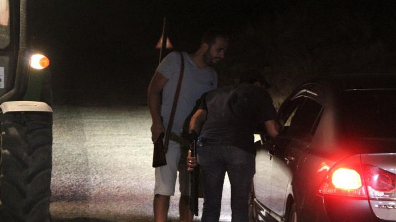 Manavgat'ta silahla nöbet tutanları jandarma uyardı