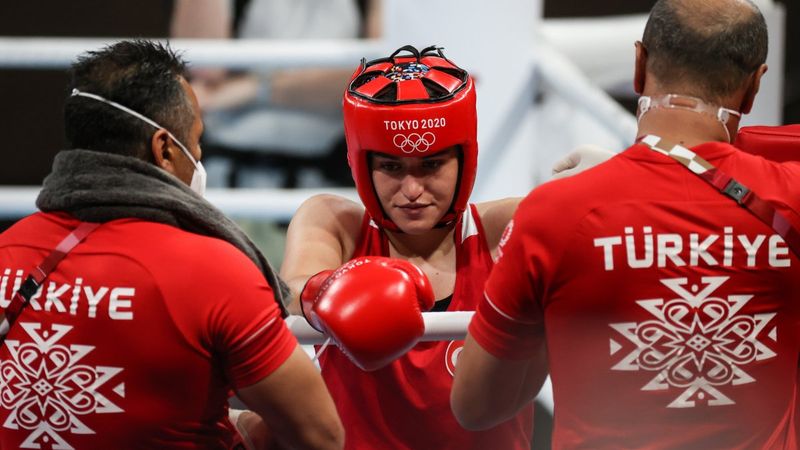 Milli boksörümüz Esra Yıldız çeyrek finalde kaybetti