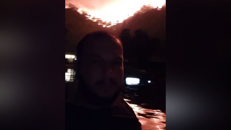 Orman yangını Şahan Gökbakar’ın evinin arkasına kadar geldi