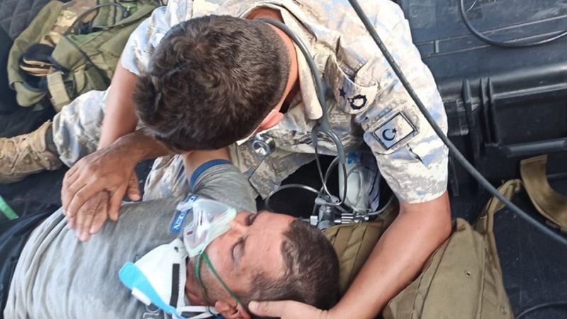 Milas'taki yangında mahsur kalan kişi helikopterle kurtarıldı