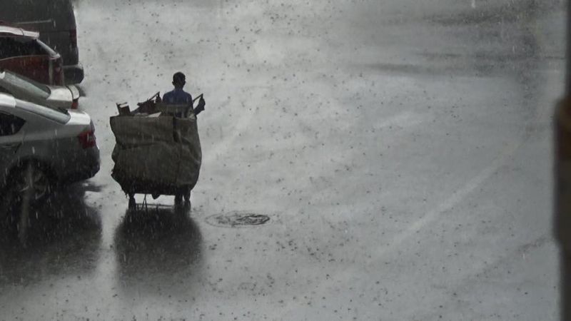 Diyarbakır'da sağanak yağış etkili oldu