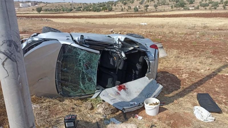Mardin'de otomobil şarampole yuvarlandı
