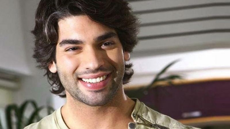 Şükrü Özyıldız sezonu açtı! Meşhur pozunu vermekten geri kalmadı..