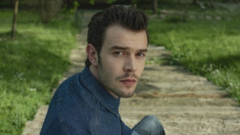 Görenler ikiz sanıyor! Baht Oyunu'nun Bora'sı Aytaç Şaşmaz'ın abisi şaşırttı... En az kendisi kadar ünlü