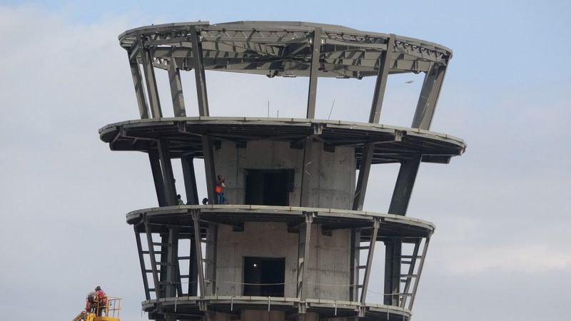 Rize-Artvin Havalimanı’nın uçuş kulesi ortaya çıkmaya başladı