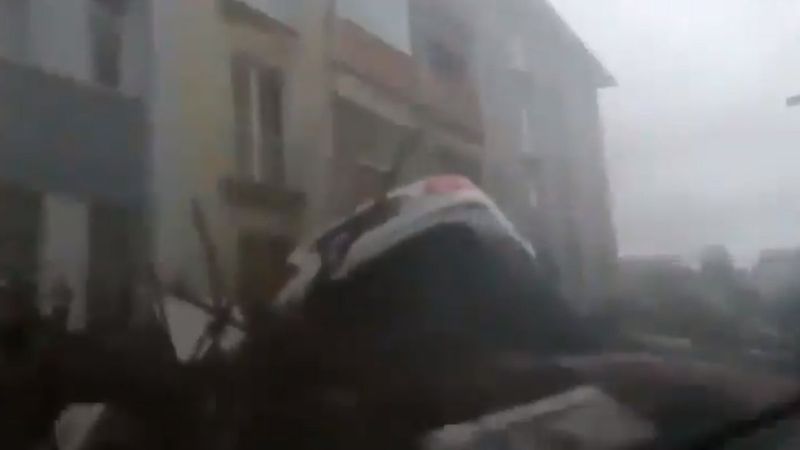 Kastamonu'da aracın içindeyken selde sürüklendi