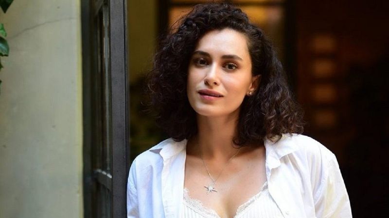Film setinde doğan aşk! Hande Doğandemir'in yeni sevgilisi tanıdık çıktı! O isim bakın kim..