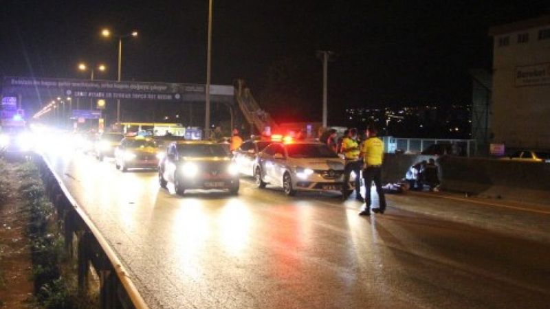 Kocaeli'de üst geçidi kullanmayan adama otomobil çarptı