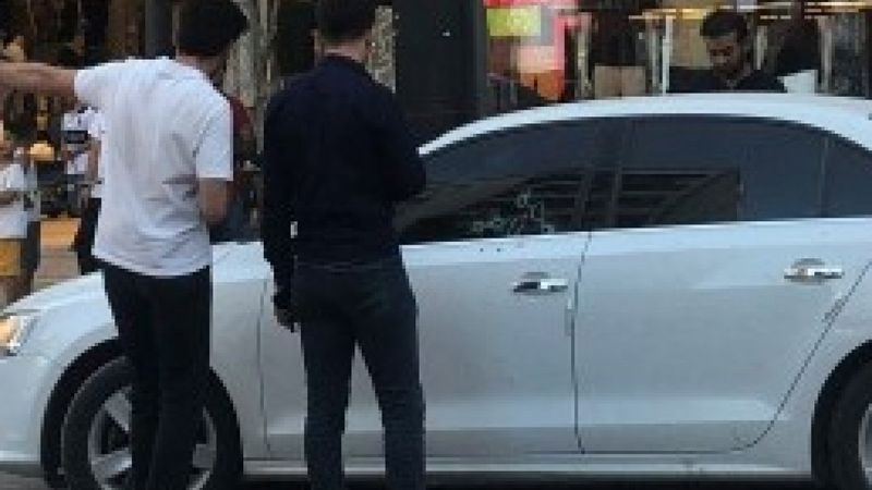 Şanlıurfa'da içinde baba ve oğlunun olduğu otomobile ateş açıldı