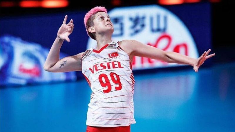 Kız arkadaşıyla fotoğrafı tepki çekmişti! Ebrar Karakurt'a destek yağdı