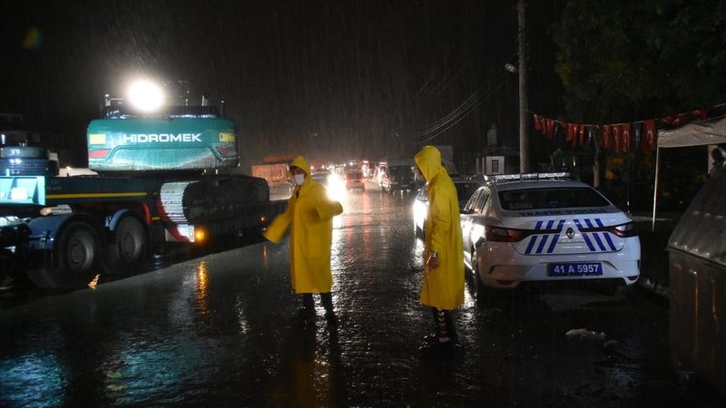 Sel felaketinin yaşandığı Kastamonu Bozkurt'ta sağanak yağış