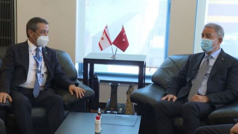 Hulusi Akar, KKTC Dışişleri Bakanı ile görüştü