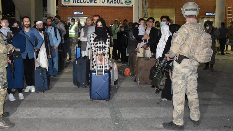 Afganistan'daki Türk vatandaşlar tahliye edildi