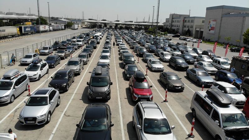 Kapıkule Sınır Kapısı'nda gurbetçi yoğunluğu