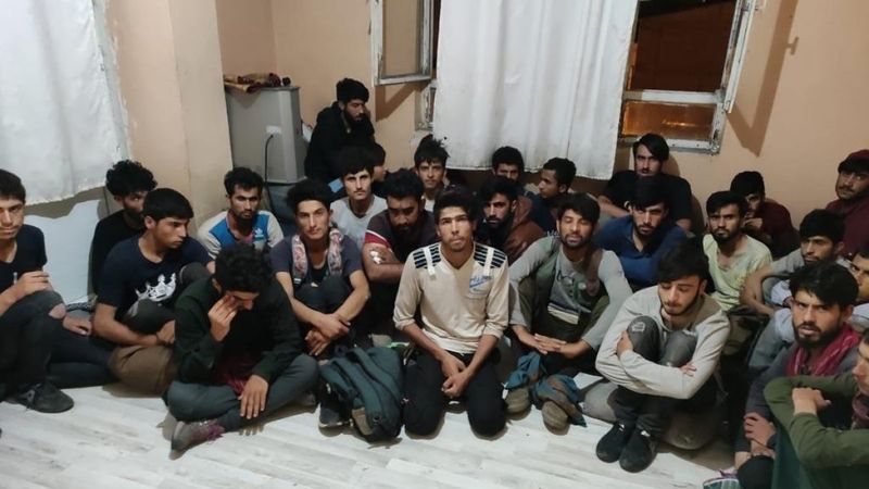 Van'da 4 katlı binada 78 kaçak göçmen yakalandı