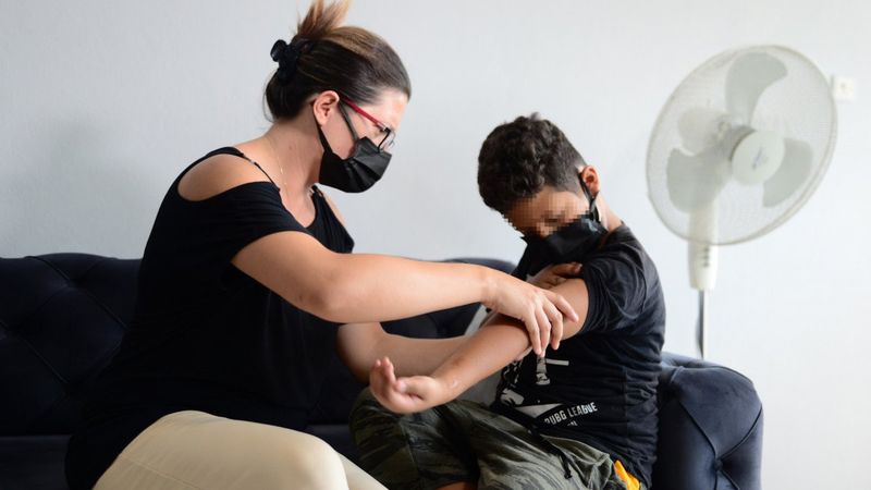 Bursa’da boşandığı eski eşi, oğlunu darbetti