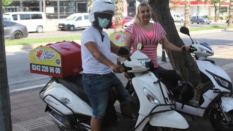 Antalya'da döner salonuna ait emektar motoru gülerek çaldılar