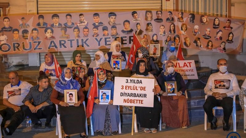 Diyarbakır anneleri 24 saat evlat nöbeti tutacak